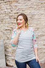 Load image into Gallery viewer, Mint Floral 3/4 Sleeve V-Neck