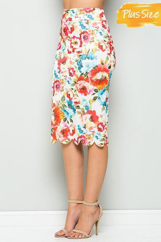 White pencil skirt with scalloped edge