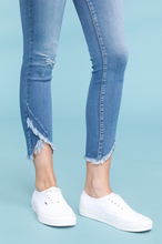 Load image into Gallery viewer, Tulip Capri Judy Blue Skinnies
