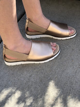 Load image into Gallery viewer, Gold Sling Back Sandals