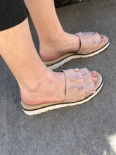Load image into Gallery viewer, blush ruffle slide on sandal