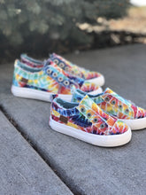 Load image into Gallery viewer, Toddler and Kids Tie Dye tennies