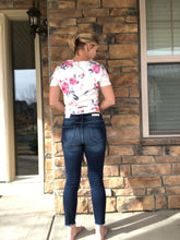 Load image into Gallery viewer, Distressed Skinny Crop Jean