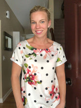 Load image into Gallery viewer, Polka dot floral tee with back detail