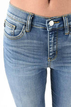 Load image into Gallery viewer, light wash crop jean with slit at bottom