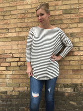 Load image into Gallery viewer, Black and white stripe tunic