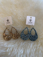 Load image into Gallery viewer, sparkly teardrop earring