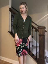 Load image into Gallery viewer, Scalloped bottom pencil skirt