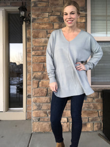 V-NECK CENTER SEAM SWEATER- light green