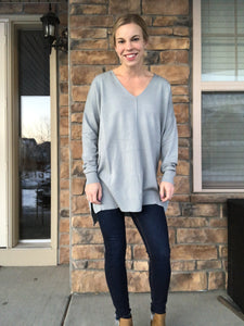 V-NECK CENTER SEAM SWEATER- light green