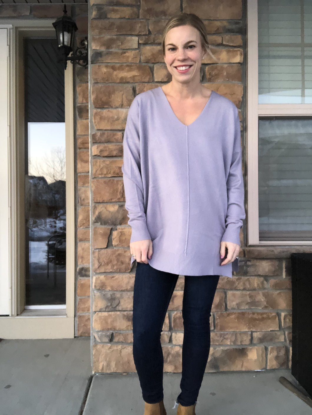 V-NECK CENTER SEAM SWEATER- ash purple