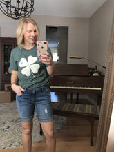 Load image into Gallery viewer, Kut from the Cloth Catherine boyfriend short