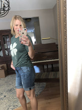 Load image into Gallery viewer, Kut from the Cloth Catherine boyfriend short