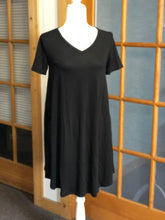 Load image into Gallery viewer, Black Swing Dress