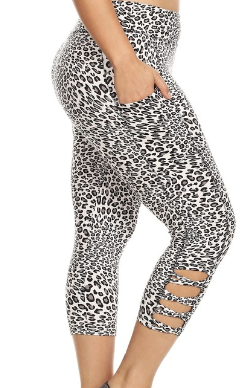 Plus Size Criss Cross Capri Leggings 