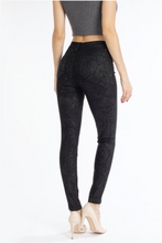 Load image into Gallery viewer, Paisley Dreams Kan Can Skinnies