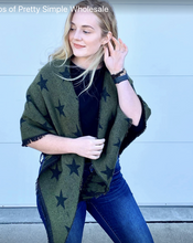 Load image into Gallery viewer, Camo/Star Reversable shawl