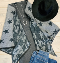 Load image into Gallery viewer, Camo/Star Reversable shawl