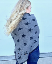 Load image into Gallery viewer, Camo/Star Reversable shawl
