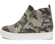 Load image into Gallery viewer, Camo wedge zip up shoe