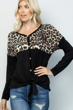 Load image into Gallery viewer, Slightly Divided Front Knot Top
