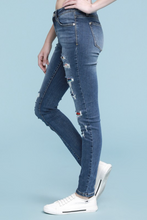 Load image into Gallery viewer, Judy Blue Serape Skinnies