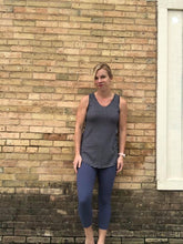 Load image into Gallery viewer, Slate crop leggings