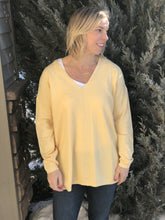 Load image into Gallery viewer, Soft yellow sweater with center seam