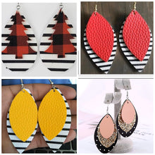Load image into Gallery viewer, Faux leather earrings