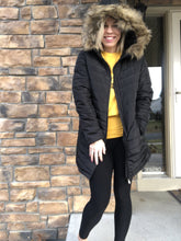 Load image into Gallery viewer, Black puffer jacket