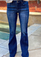 Load image into Gallery viewer, Extra Flare Kan Can Jeans